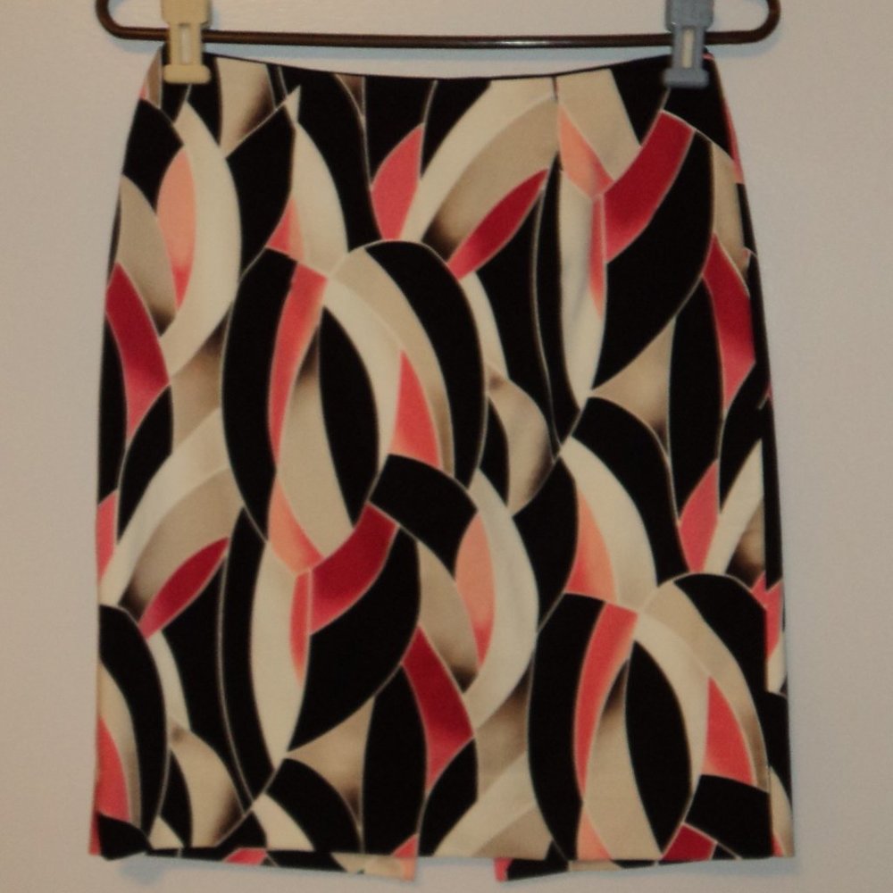 White House Black Market Women's Sz 2 Pencil Skirt Geometric Pink White Black